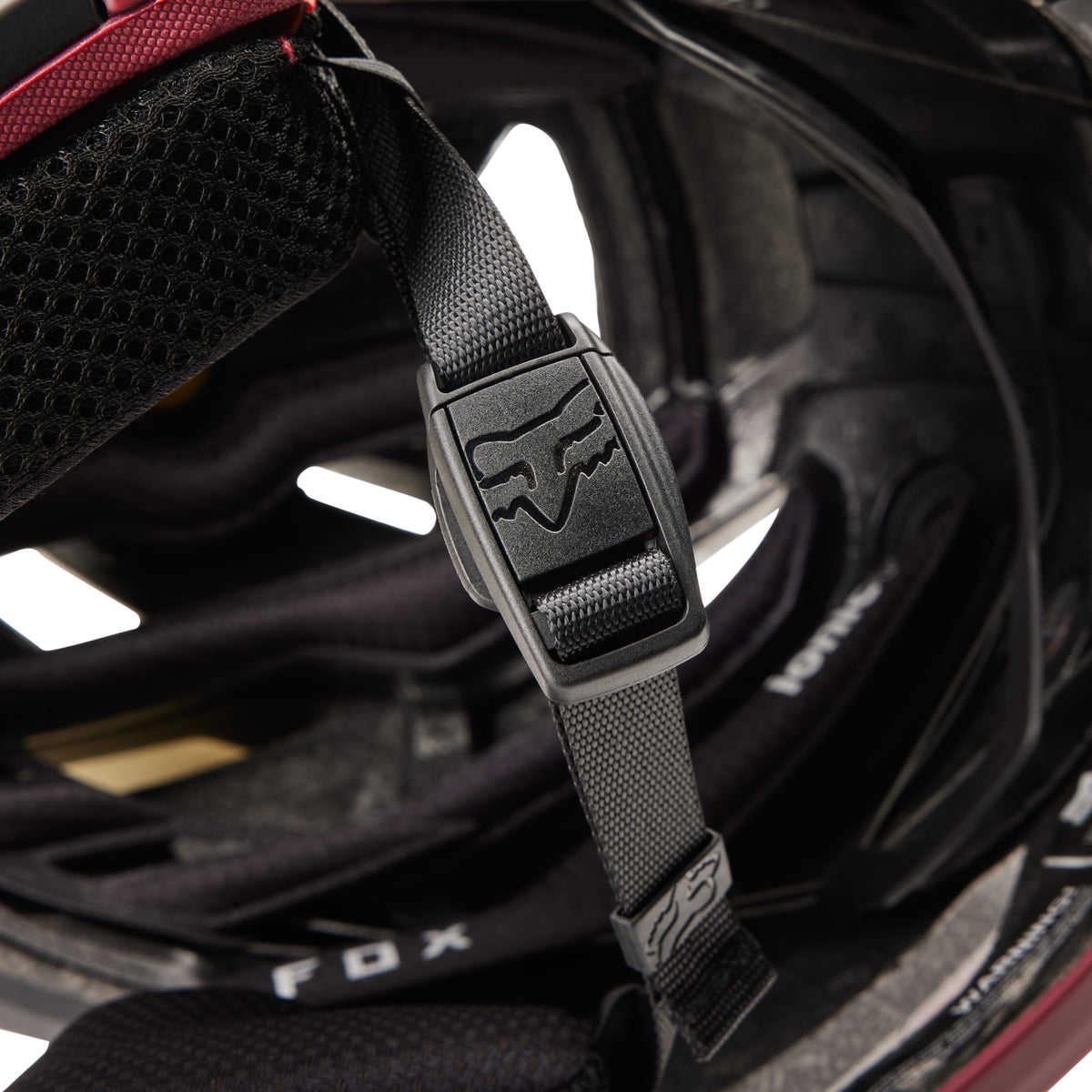 Proframe RS Mash Helm - Bordeaux