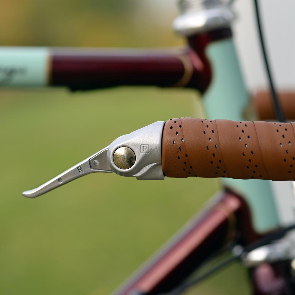 Handlebar end shifter