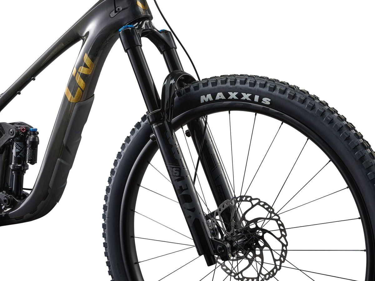 Intrigue X Advanced 1 - Raw Carbon