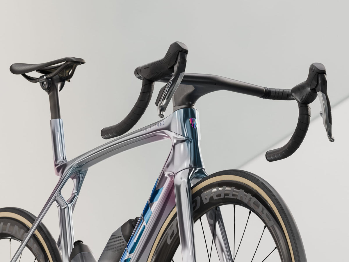 Madone SLR 9 AXS Gen 8 - Interstellar