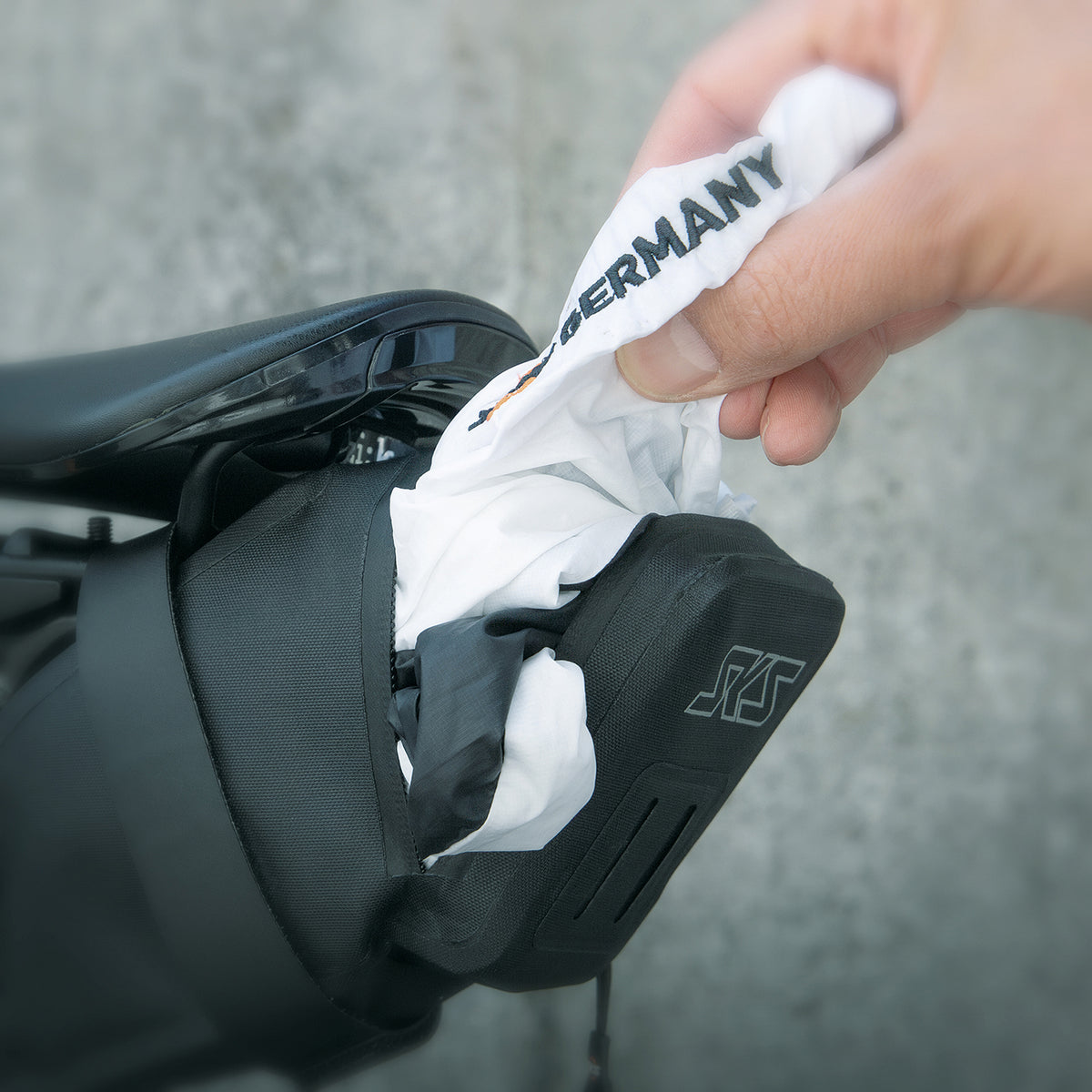 Torba podsiodłowa Race Saddle Bag 400 - torba podsiodłowa