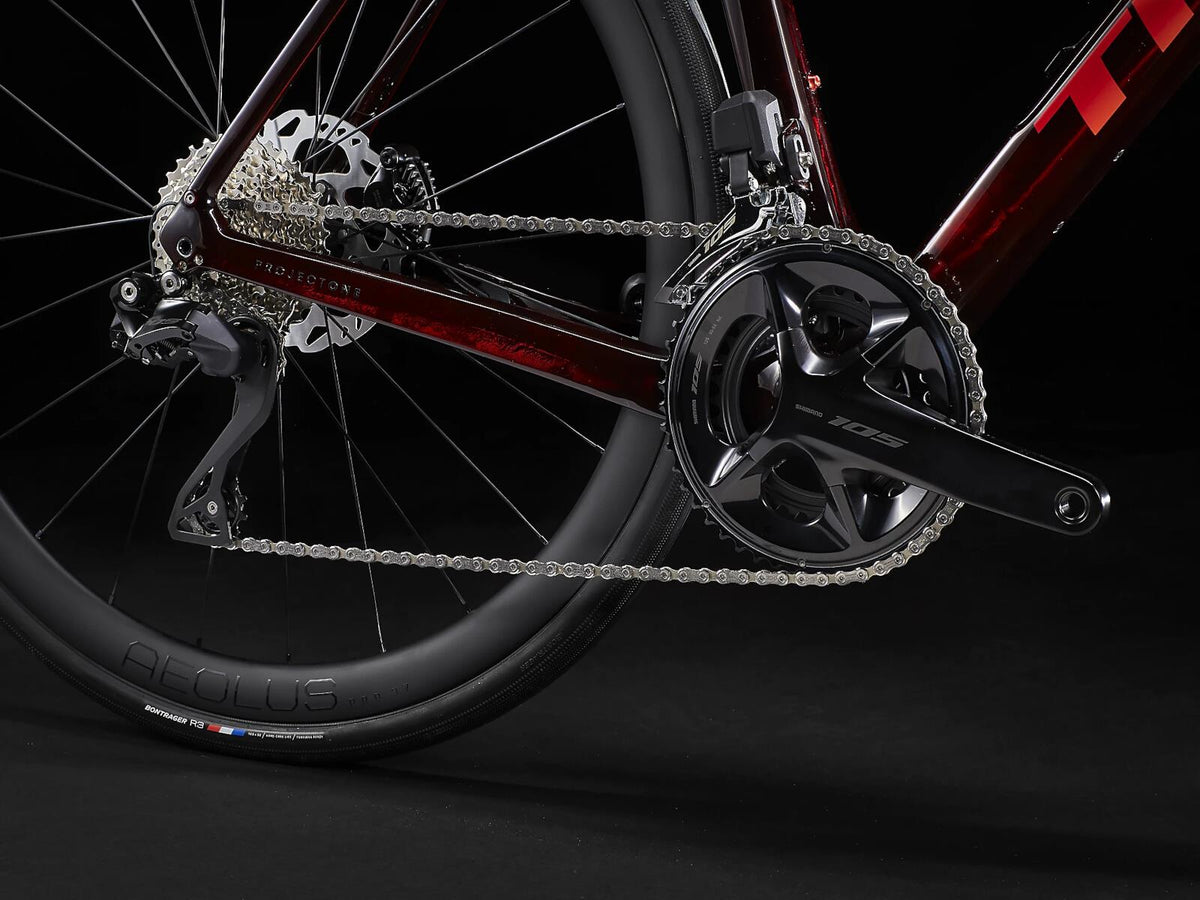 Domane SLR 6 Gen 4 Metallic Red Smoke to Red Carbon Smoke