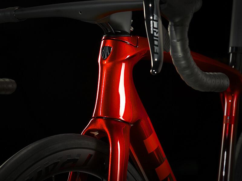 Emonda SLR 7 eTap Metallic Red Smoke to Red Carbon Smoke