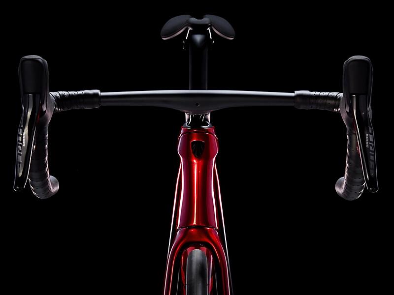 Emonda SLR 7 eTap Metallic Red Smoke to Red Carbon Smoke