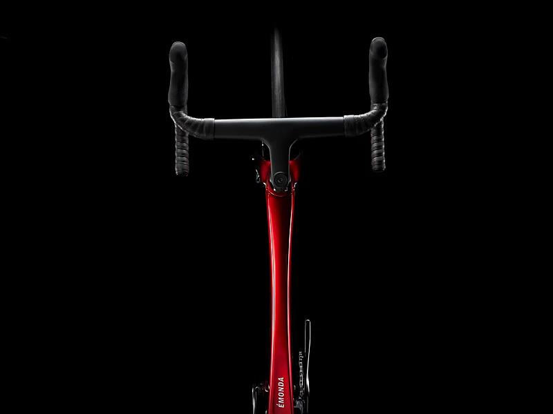 Emonda SLR 7 eTap Metallic Red Smoke to Red Carbon Smoke