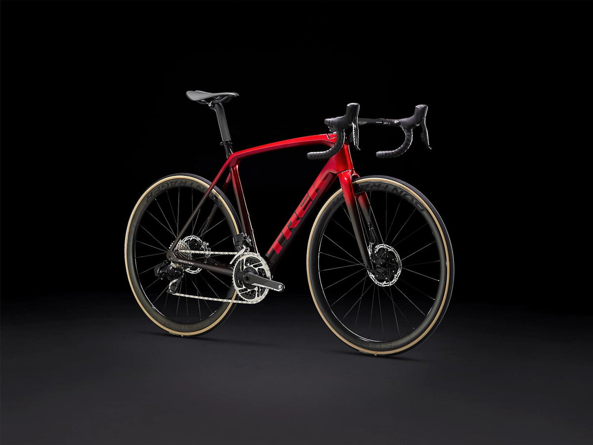 Emonda SLR 9 eTap Metallic Red Smoke to Red Carbon Smoke