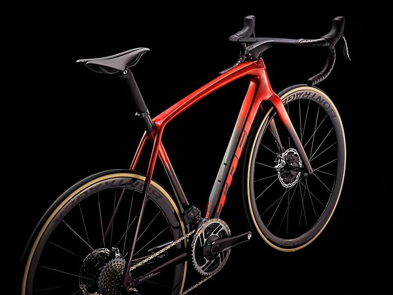Emonda SLR 9 eTap Metallic Red Smoke to Red Carbon Smoke