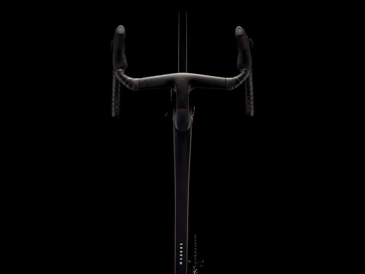 Madone SLR 9 Gen 7 Metallic Red Smoke to Red Carbon Smoke