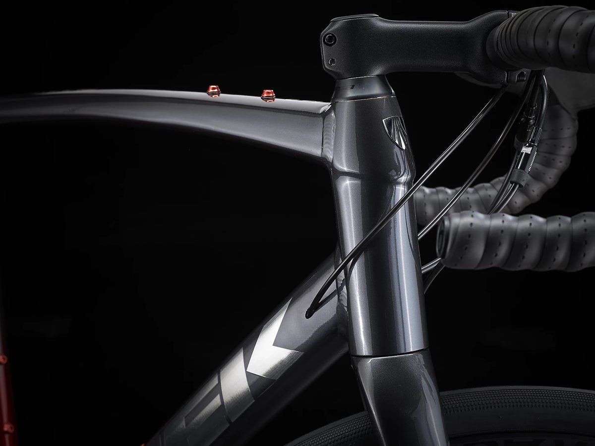 Domane AL 5 Disc Lithium Grey to Crimson Fade