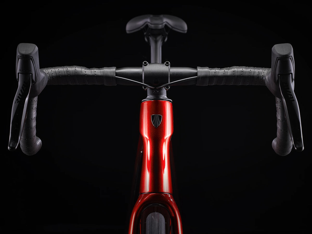 Domane SLR 6 eTap Gen 4 Metallic Red Smoke to Red Carbon Smoke