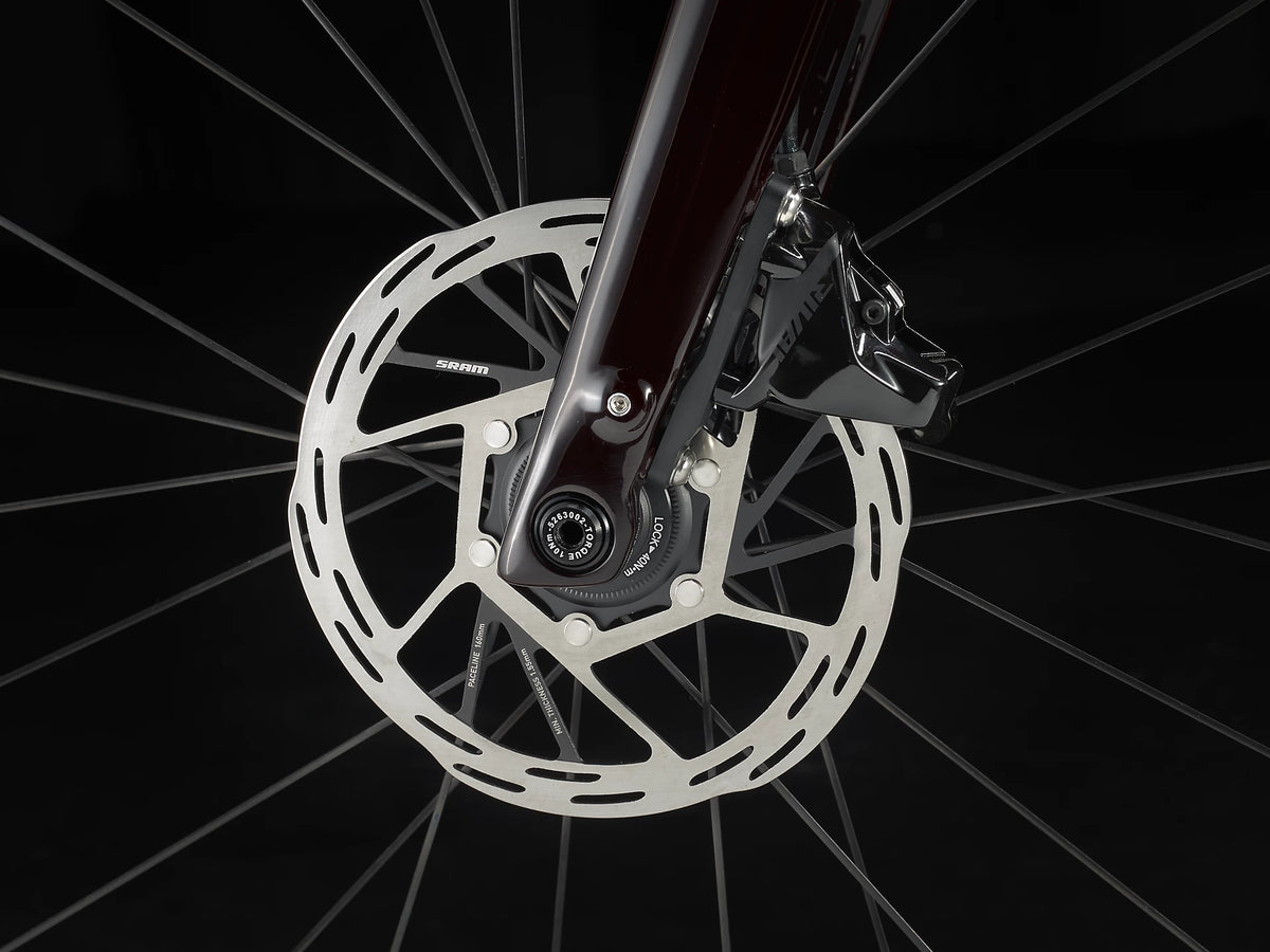 Domane SLR 6 eTap Gen 4 Metallic Red Smoke to Red Carbon Smoke