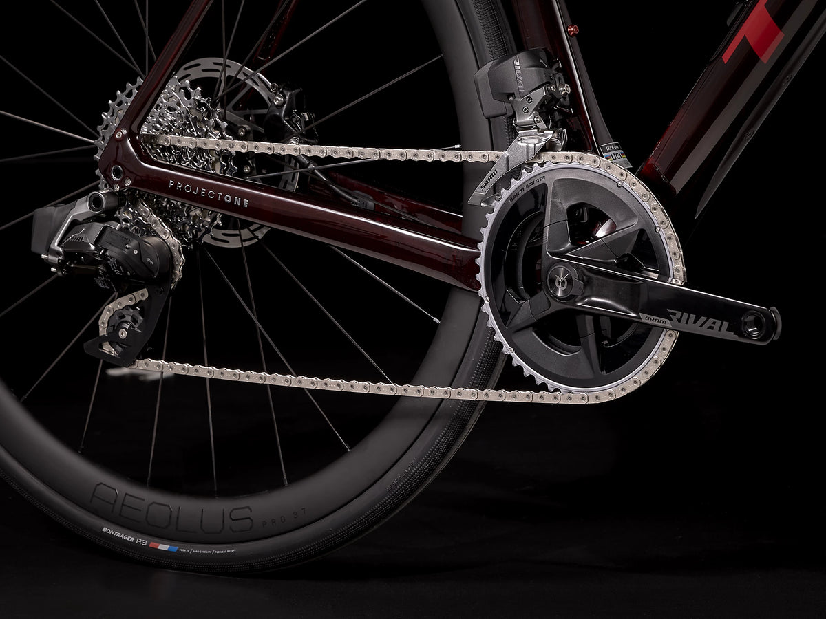 Domane SLR 6 eTap Gen 4 Metallic Red Smoke to Red Carbon Smoke