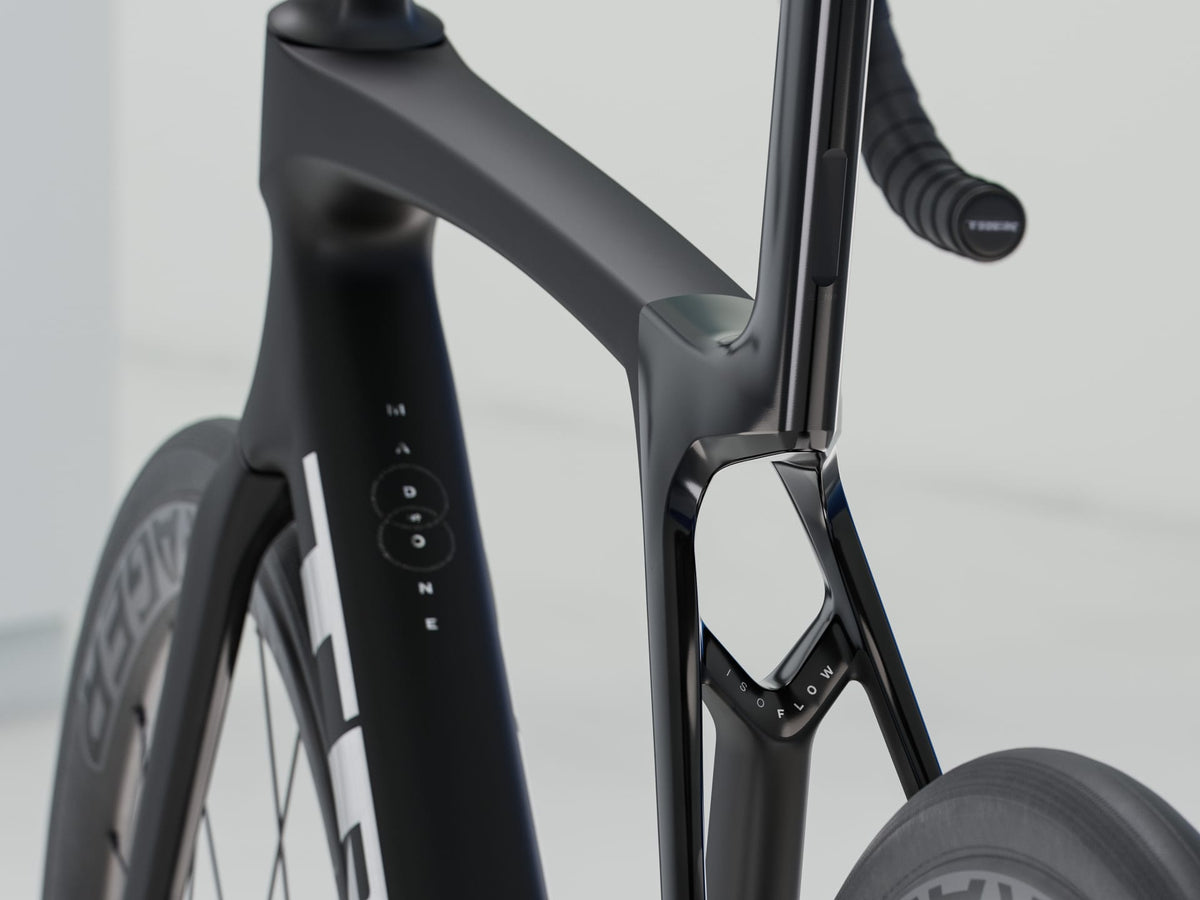 Madone SL 6 AXS Gen 8 - Matte Dark Web