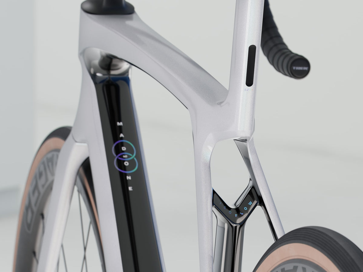 Madone SL 6 Gen 8 - White Prismatic