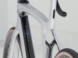 Madone SL 6 Gen 8 - White Prismatic