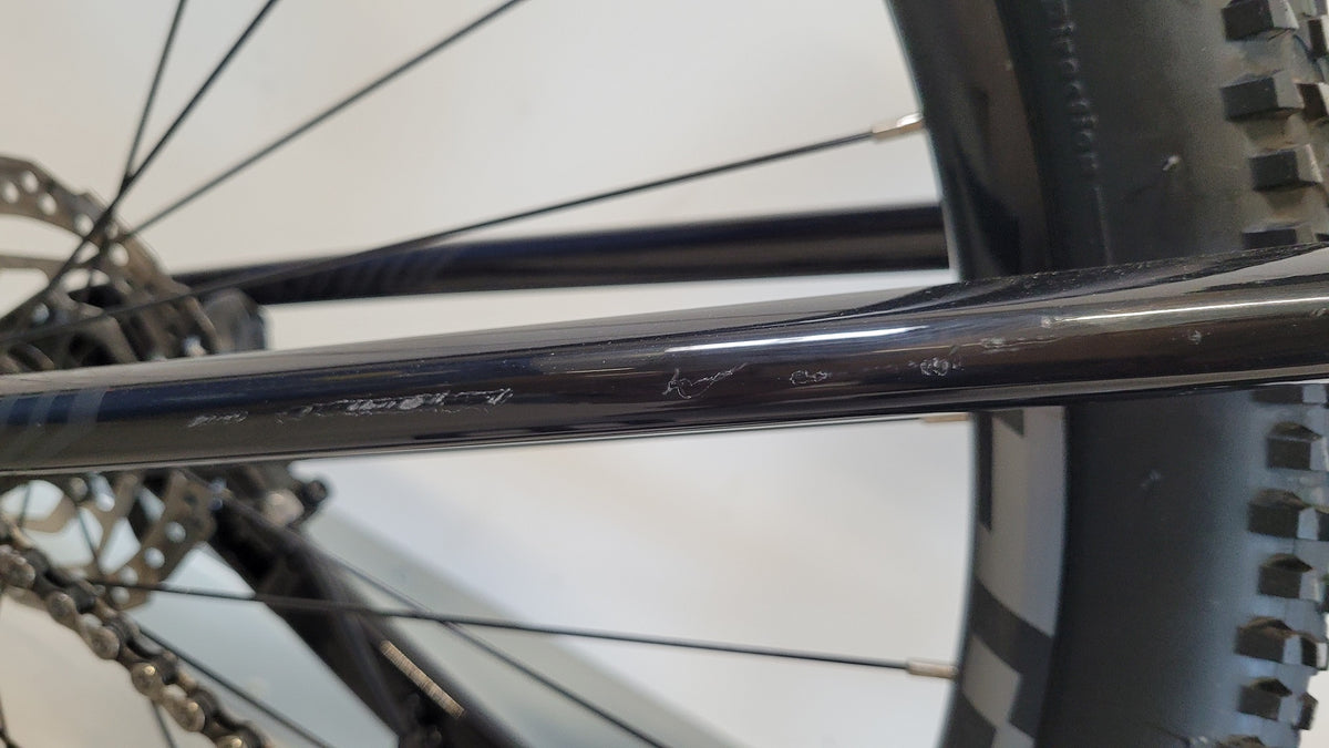 ONNA 29 50 Black (Gloss) - Silver (Matte)
