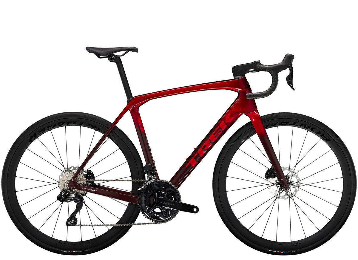 Domane SLR 6 Gen 4 Metallic Red Smoke to Red Carbon Smoke
