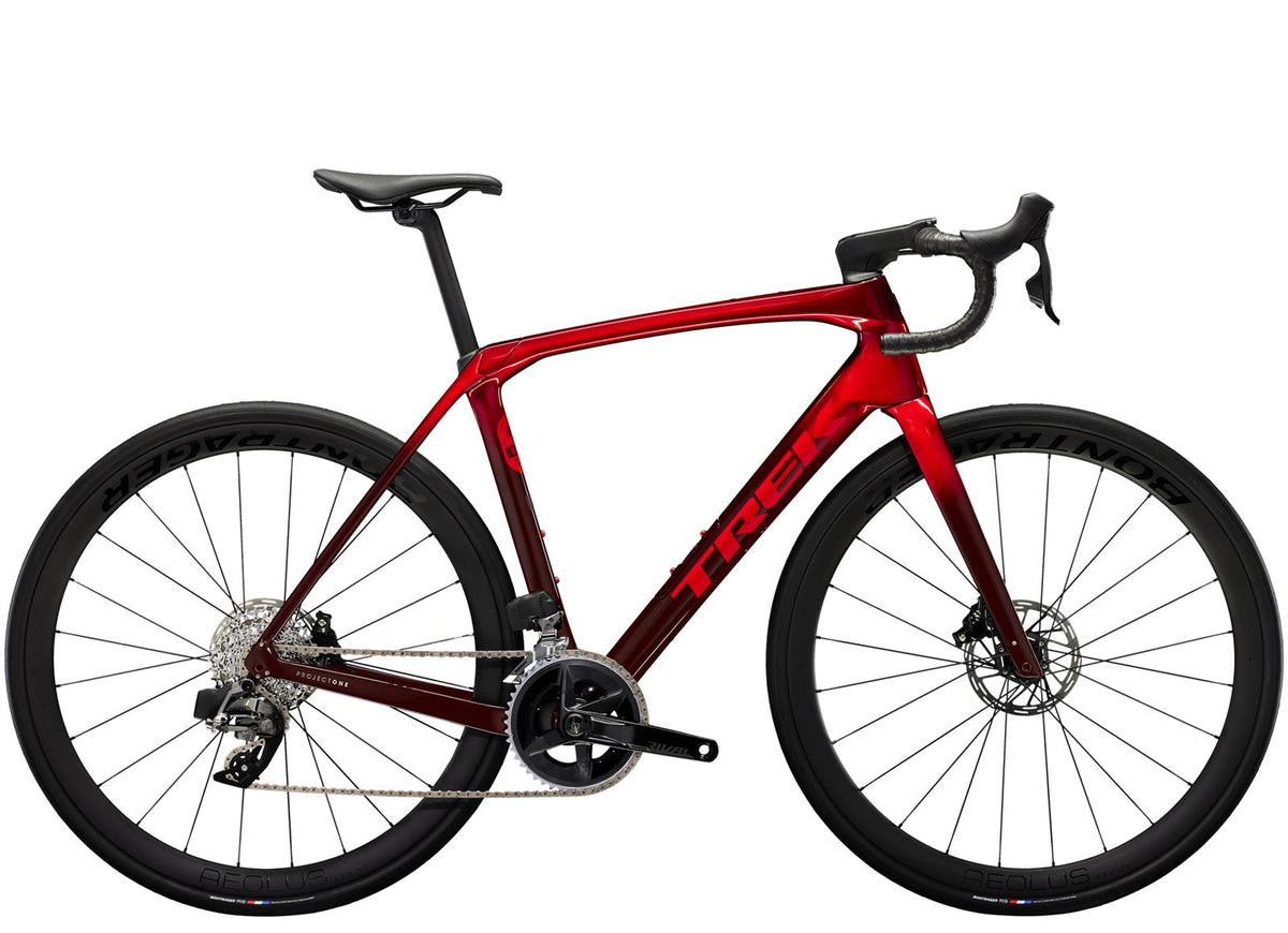 Domane SLR 6 eTap Gen 4 Metallic Red Smoke to Red Carbon Smoke