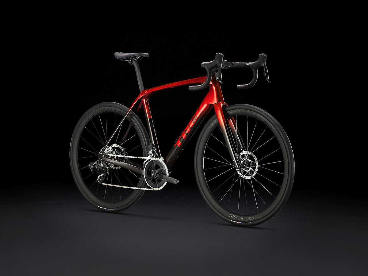 Domane SLR 6 eTap Gen 4 Metallic Red Smoke to Red Carbon Smoke