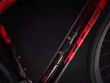 Domane SLR 7 Gen 4 Metallic Red Smoke to Red Carbon Smoke