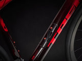 Domane SLR 9 eTap Gen 4 Metallic Red Smoke to Red Carbon Smoke