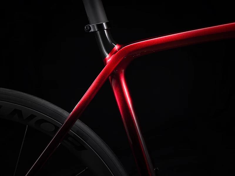Emonda SLR 7 Metallic Red Smoke to Red Carbon Smoke