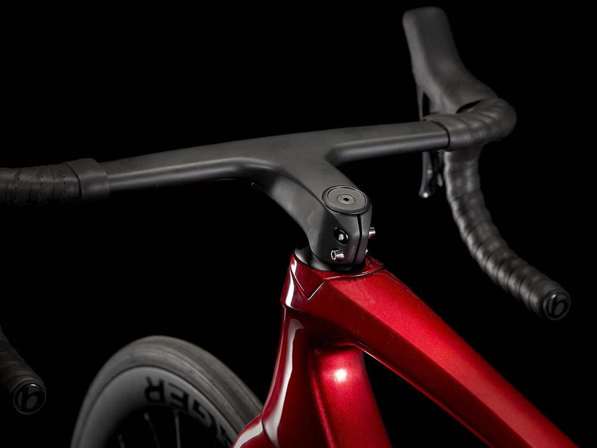Emonda SLR 7 Metallic Red Smoke to Red Carbon Smoke