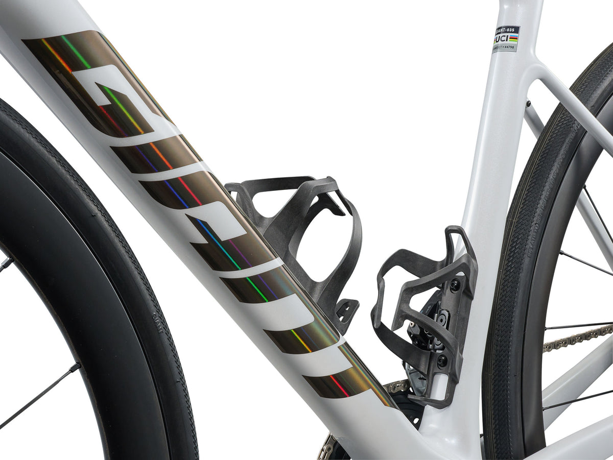 Defy Advanced Pro 1 - Biały